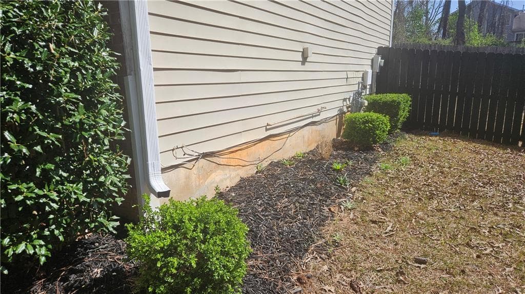 2 bedroom, 3 bathroom, 1,254 sq ft townhouse for sale at 5582 Windwood Road, Atlanta, GA 30349 — photo 5