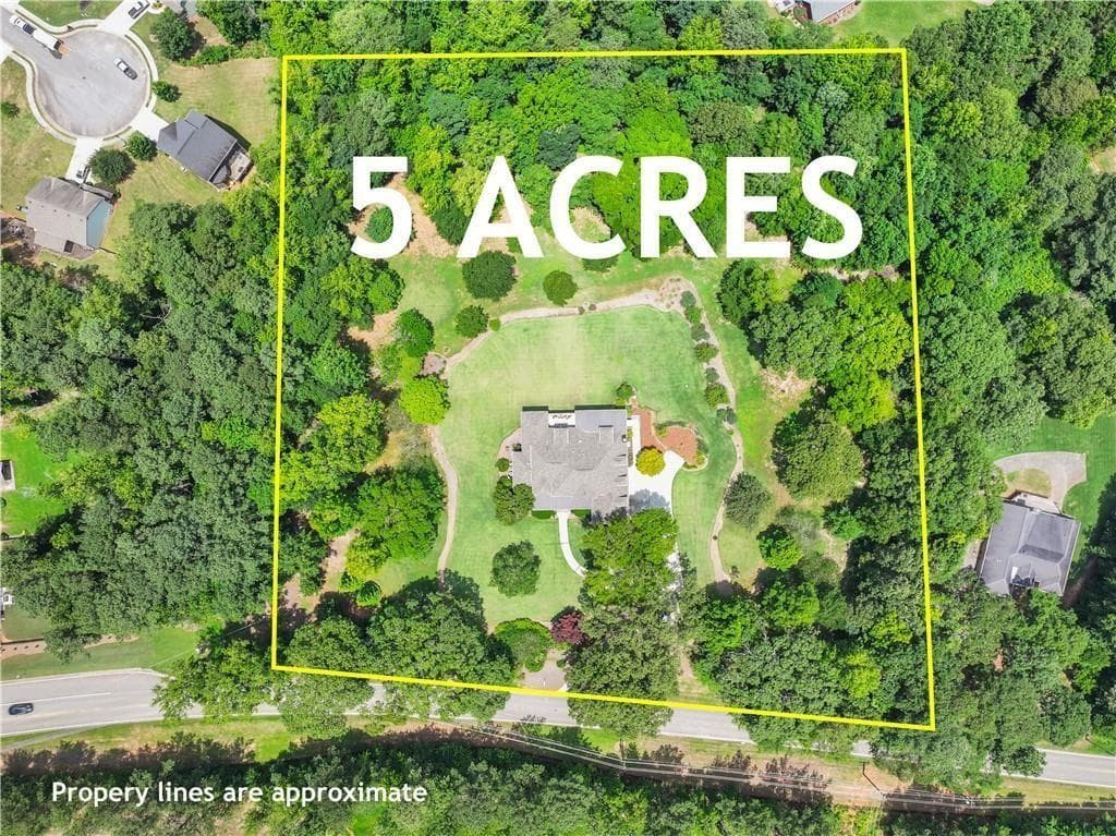 5 bedroom, 5 bathroom, 6,450 sq ft single family residence for sale at 594 Peachtree Road, Hoschton, GA 30548 — photo 3