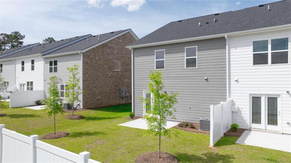 3 bedroom, 3 bathroom, 1,866 sq ft townhouse for sale at 221 Sound Circle, Stockbridge, GA 30281 — photo 9