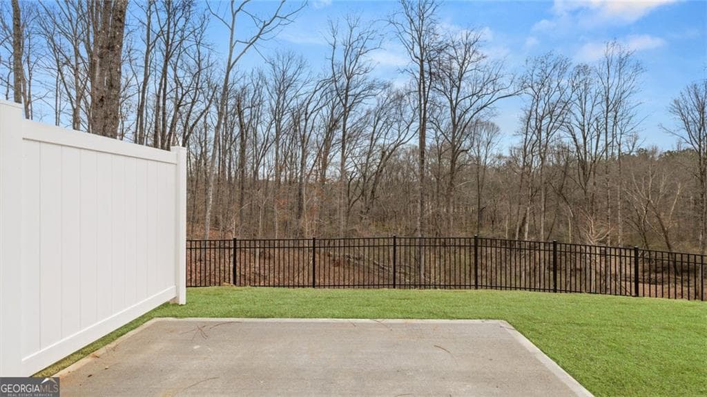 3 bedroom, 3 bathroom, 1,866 sq ft townhouse for sale at 221 Sound Circle, Stockbridge, GA 30281 — photo 10