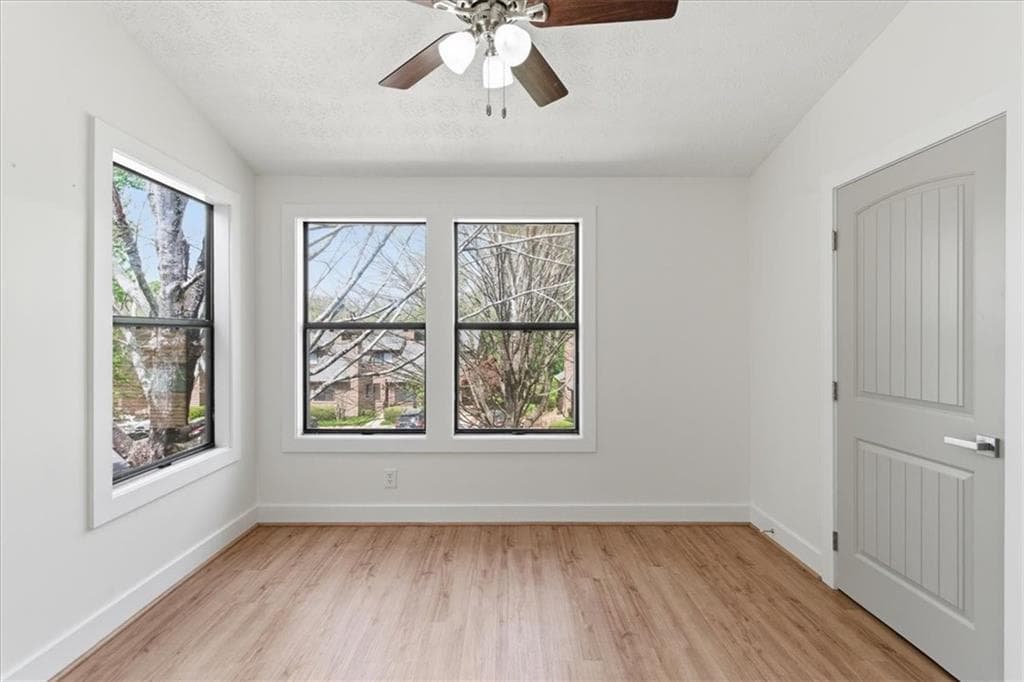 4 bedroom, 2 bathroom, 1,624 sq ft condominium for sale at 708 Parkaire Crossing, Marietta, GA 30068 — photo 4
