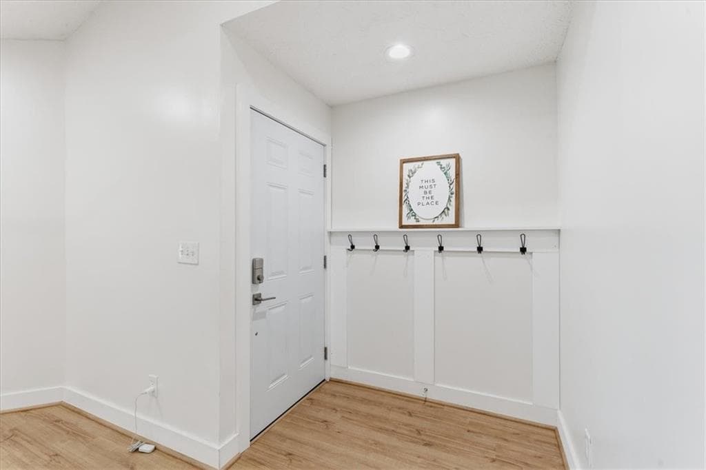 4 bedroom, 2 bathroom, 1,624 sq ft condominium for sale at 708 Parkaire Crossing, Marietta, GA 30068 — photo 3