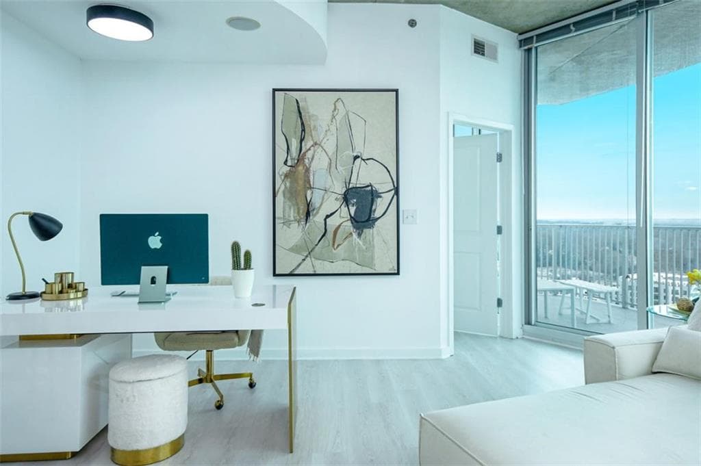 2 bedroom, 2 bathroom, 1,045 sq ft condominium for sale at 361 17th Street 2122, Atlanta, GA 30363 — photo 7