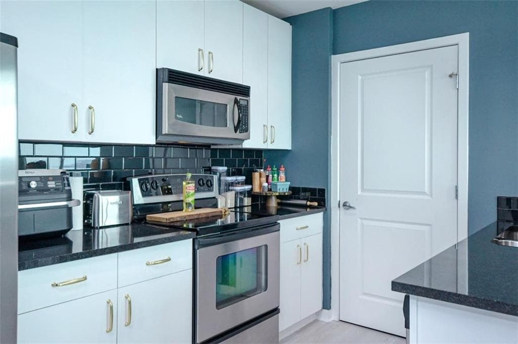 2 bedroom, 2 bathroom, 1,045 sq ft condominium for sale at 361 17th Street 2122, Atlanta, GA 30363 — photo 10