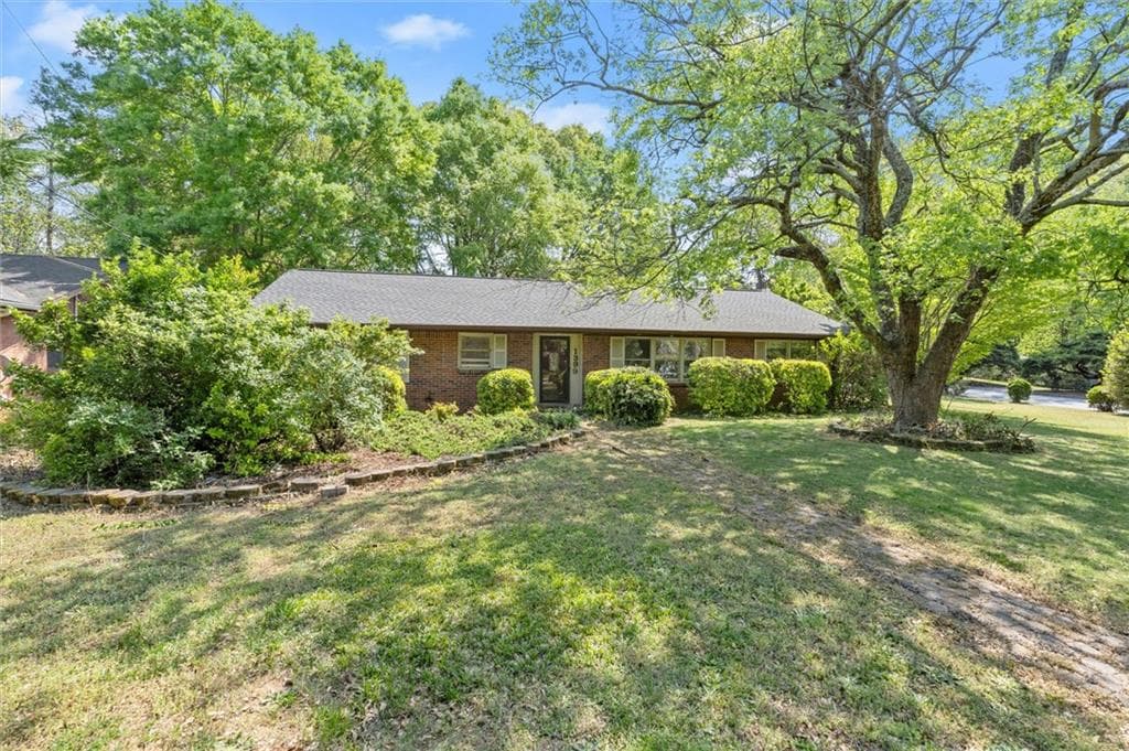 3 bedroom, 3 bathroom, 2,229 sq ft single family residence sold at 1399 Stephens Drive, Atlanta, GA 30329