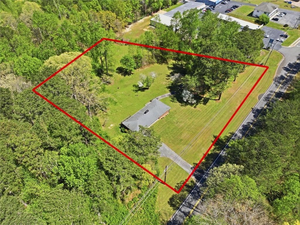 3 bedroom, 2 bathroom, 2,542 sq ft single family residence for sale at 2279 Highway 92, Acworth, GA 30102