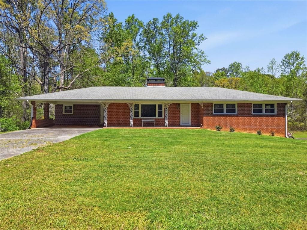 3 bedroom, 2 bathroom, 2,542 sq ft single family residence for sale at 2279 Highway 92, Acworth, GA 30102 — photo 2