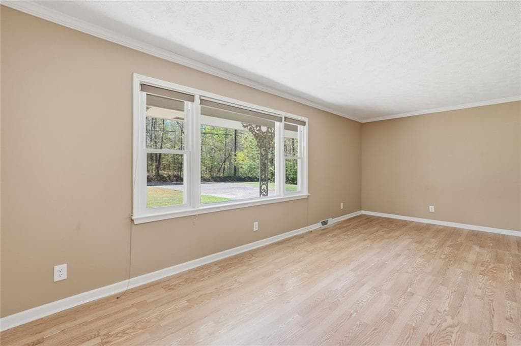3 bedroom, 2 bathroom, 2,542 sq ft single family residence for sale at 2279 Highway 92, Acworth, GA 30102 — photo 6