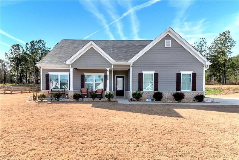 4 bedroom, 3 bathroom, 2,052 sq ft single family residence for sale at 1081 Pine View Trail, Monroe, GA 30656 — photo 1 of 55