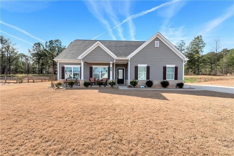 4 bedroom, 3 bathroom, 2,052 sq ft single family residence for sale at 1081 Pine View Trail, Monroe, GA 30656 — photo 2