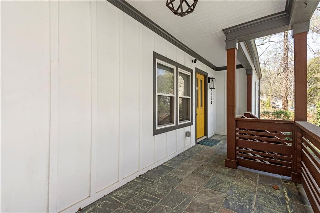 3 bedroom, 2 bathroom, 1,500 sq ft single family residence for sale at 1770 S Olympian Way, Atlanta, GA 30310 — photo 4