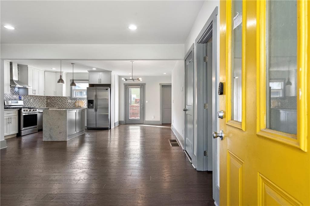 3 bedroom, 2 bathroom, 1,500 sq ft single family residence for sale at 1770 S Olympian Way, Atlanta, GA 30310 — photo 5