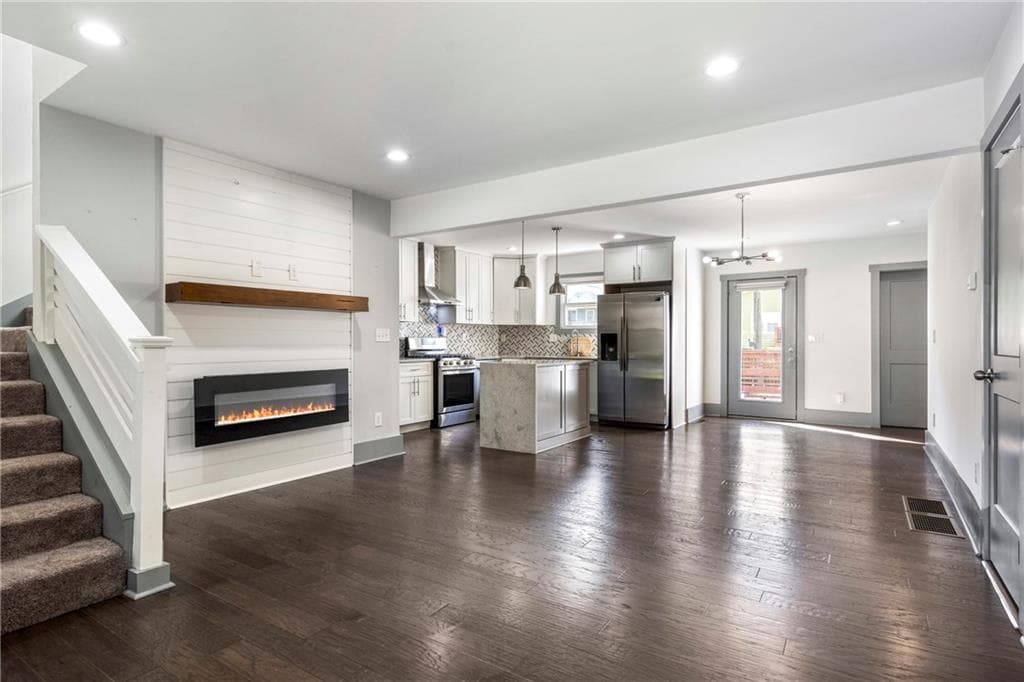 3 bedroom, 2 bathroom, 1,500 sq ft single family residence for sale at 1770 S Olympian Way, Atlanta, GA 30310 — photo 6