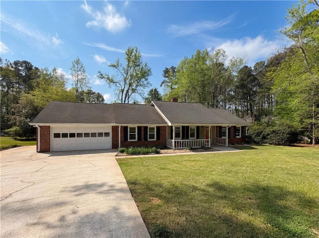 4 bedroom, 2 bathroom, 2,436 sq ft single family residence for sale at 1622 Spaniel Court, Conyers, GA 30094 — photo 5