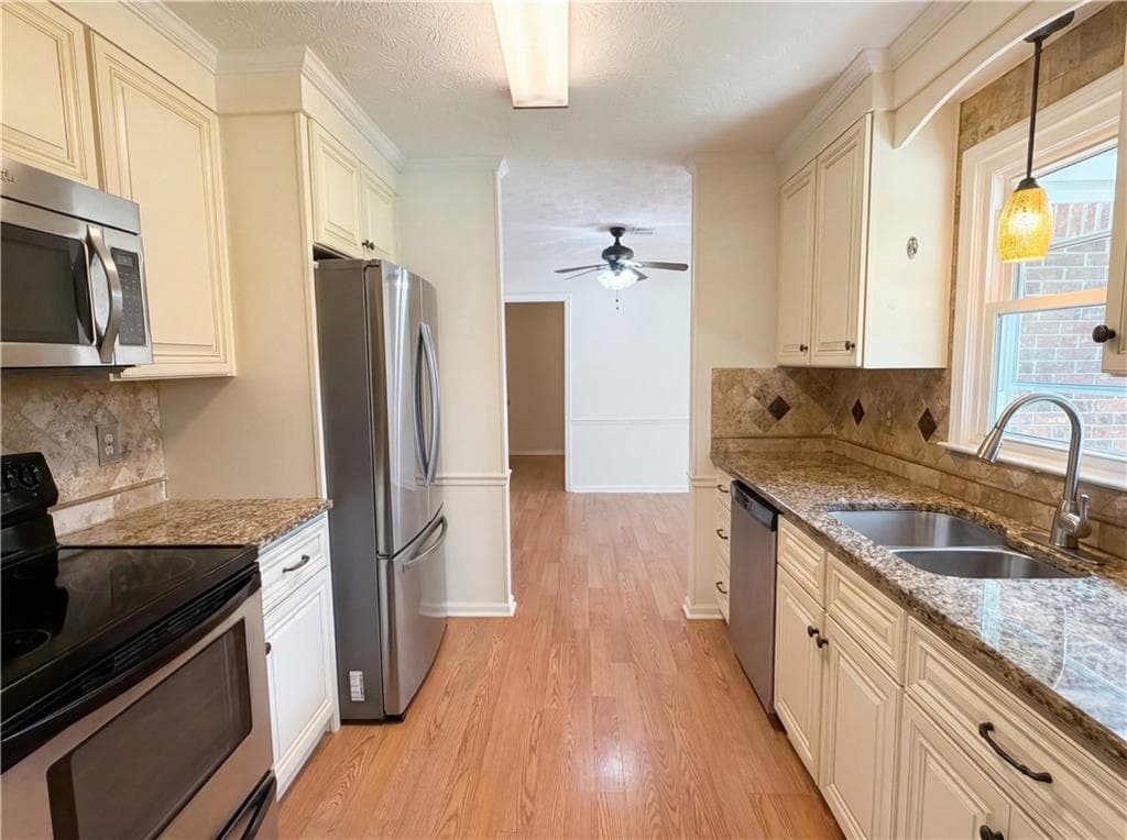 4 bedroom, 2 bathroom, 2,436 sq ft single family residence for sale at 1622 Spaniel Court, Conyers, GA 30094 — photo 10
