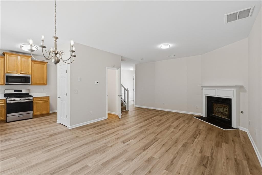 3 bedroom, 2 bathroom, 1,668 sq ft single family residence for sale at 6065 Hemperly Road, College Park, GA 30349 — photo 3