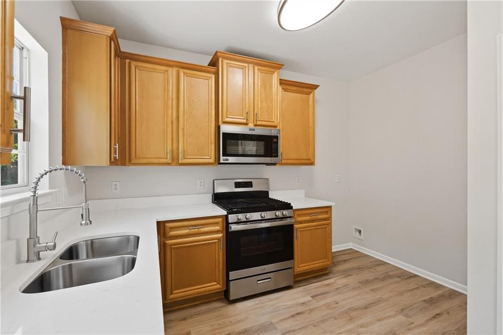 3 bedroom, 2 bathroom, 1,668 sq ft single family residence for sale at 6065 Hemperly Road, College Park, GA 30349 — photo 5