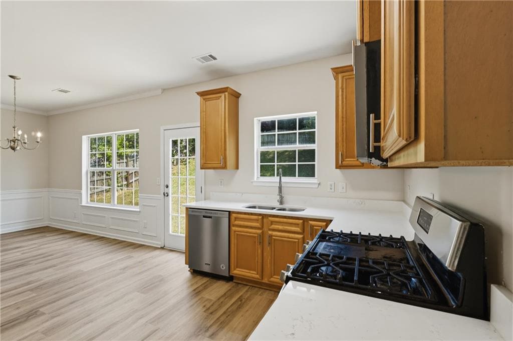 3 bedroom, 2 bathroom, 1,668 sq ft single family residence for sale at 6065 Hemperly Road, College Park, GA 30349 — photo 7