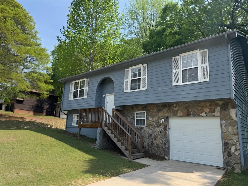 4 bedroom, 2 bathroom, 1,110 sq ft single family residence under contract at 3090 Creel Road, Atlanta, GA 30349 — photo 2