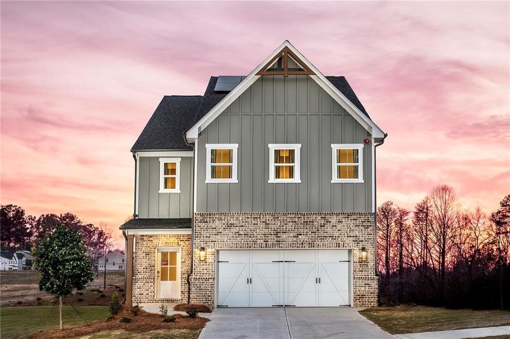3 bedroom, 3 bathroom, 2,432 sq ft single family residence for sale at 112 Kindred Lane, Marietta, GA 30066