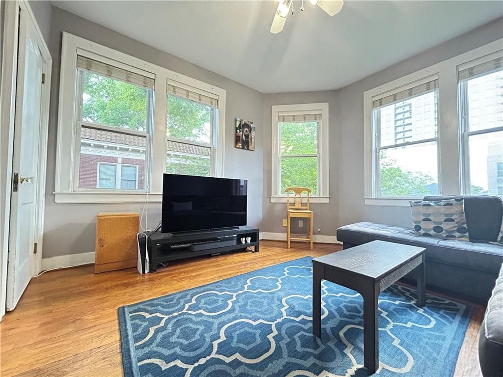 2 bedroom, 1 bathroom, 965 sq ft condominium for sale at 1015 Piedmont Avenue A3, Atlanta, GA 30309 — photo 3