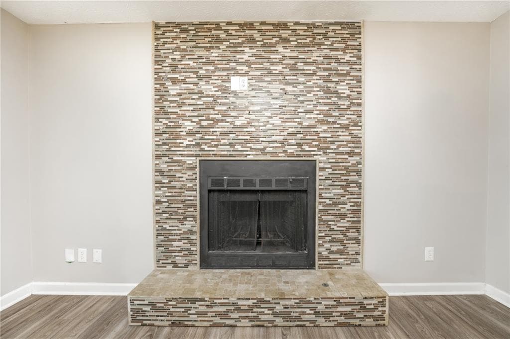 3 bedroom, 2 bathroom, 1,919 sq ft single family residence for sale at 2560 Bluffton Road, Buford, GA 30519 — photo 3