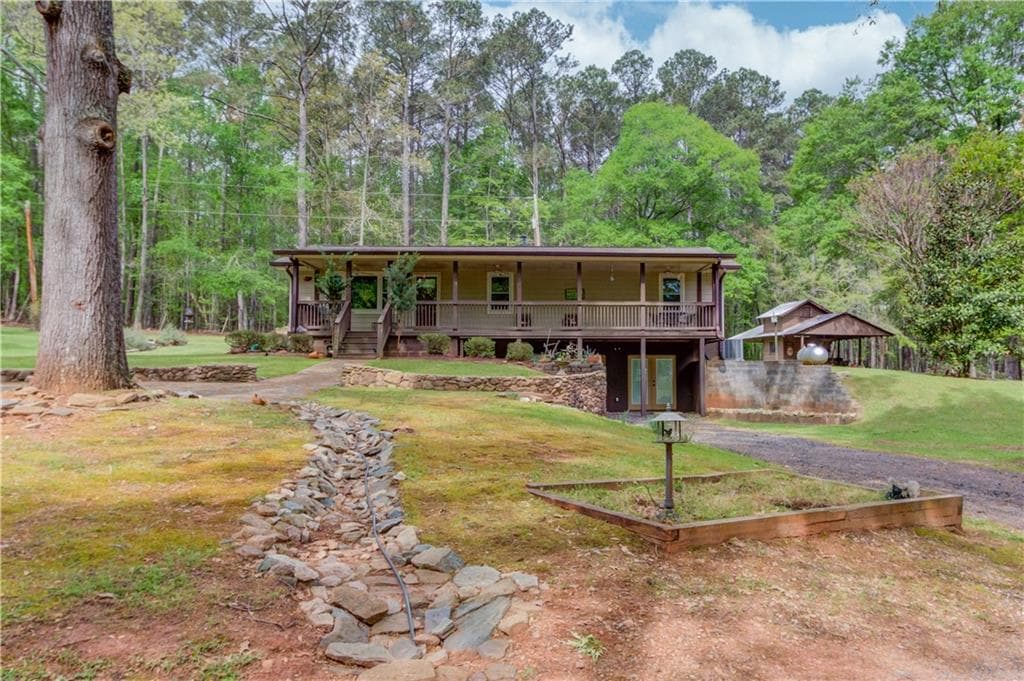 4 bedroom, 3 bathroom, 1,910 sq ft single family residence sold at 207 Boogers Hill Road, Oxford, GA 30054
