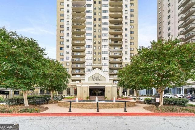 1 bedroom, 1 bathroom, 894 sq ft condominium for sale at 799 Hammond Drive 113, Atlanta, GA 30328