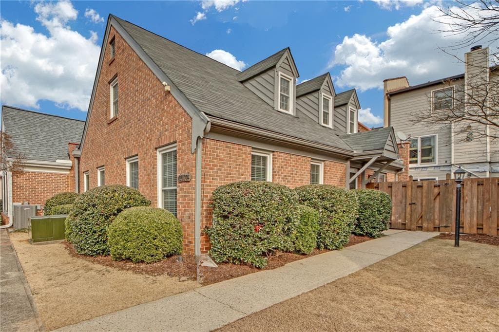3 bedroom, 3 bathroom, 1,529 sq ft condominium sold at 218 Forkner Drive D, Decatur, GA 30030