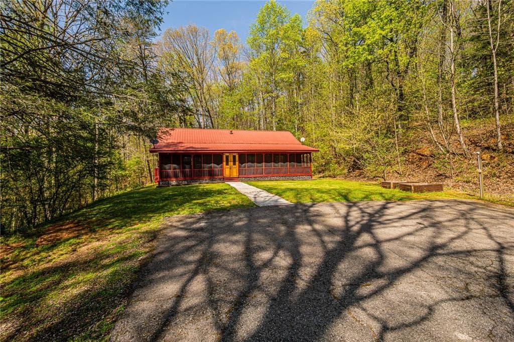 3 bedroom, 1 bathroom, 1,188 sq ft single family residence under contract at 2992 Camp Wahsega Road, Dahlonega, GA 30533 — photo 2