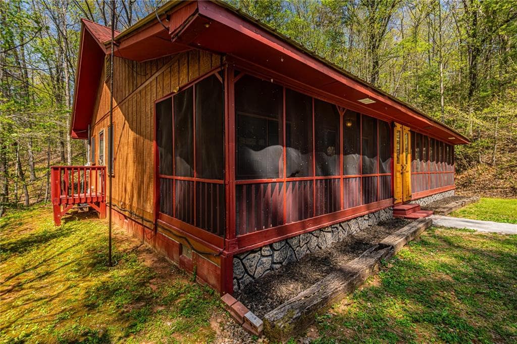3 bedroom, 1 bathroom, 1,188 sq ft single family residence under contract at 2992 Camp Wahsega Road, Dahlonega, GA 30533 — photo 3