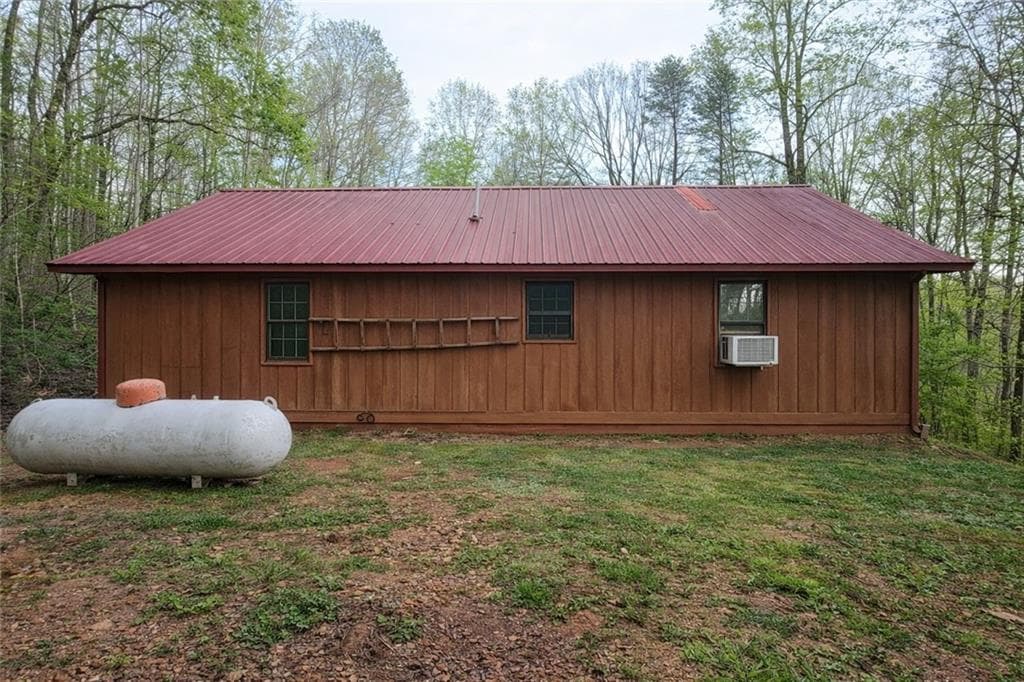 3 bedroom, 1 bathroom, 1,188 sq ft single family residence under contract at 2992 Camp Wahsega Road, Dahlonega, GA 30533 — photo 6