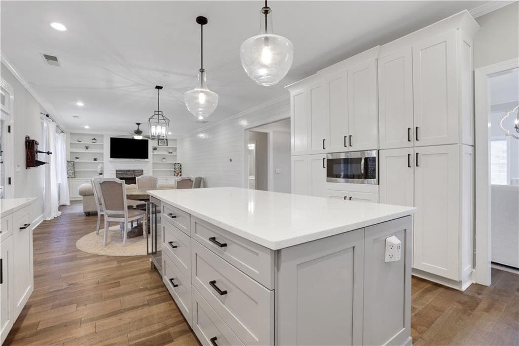 7 bedroom, 4 bathroom, 4,034 sq ft single family residence for sale at 3180 Caney Creek Lane, Cumming, GA 30041 — photo 2