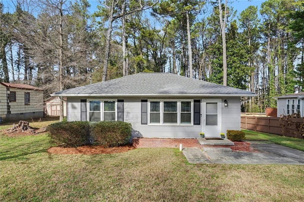 2 bedroom, 1 bathroom, 800 sq ft single family residence sold at 861 Meadow Place, Marietta, GA 30062