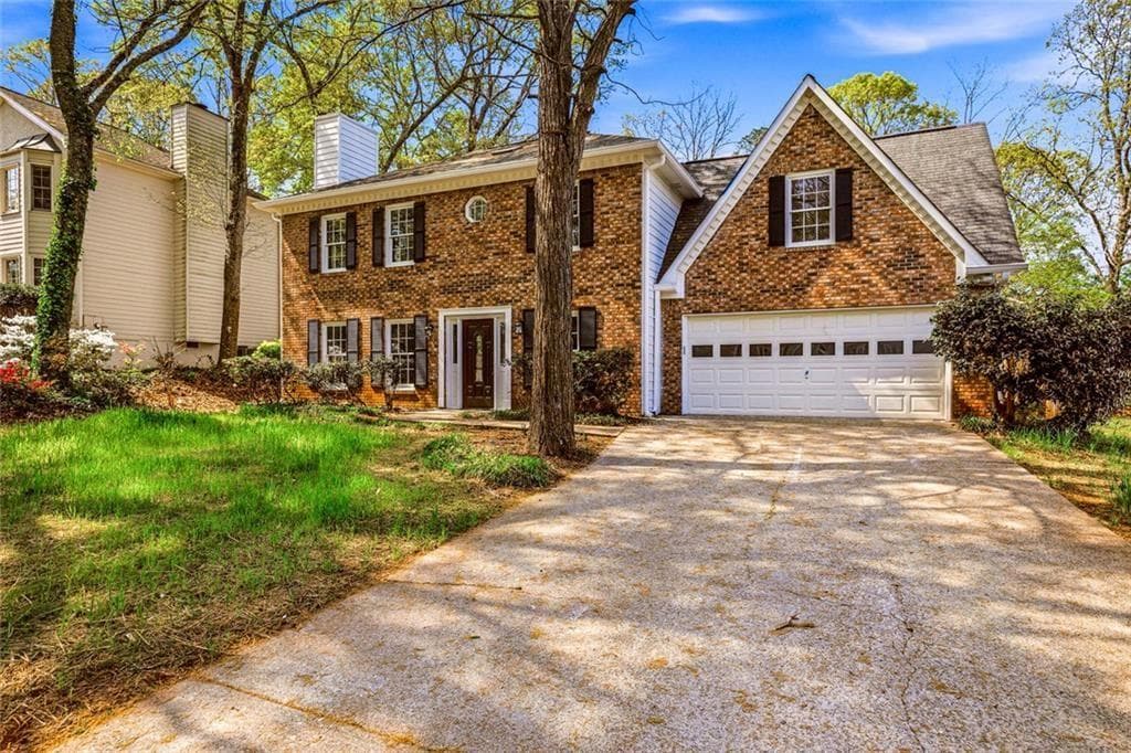 4 bedroom, 3 bathroom, 2,250 sq ft single family residence for sale at 4085 Vicksburg Drive, Lawrenceville, GA 30044 — photo 4