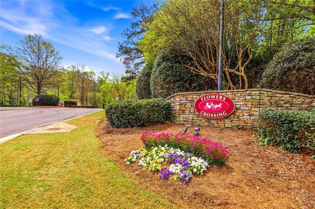 4 bedroom, 3 bathroom, 2,250 sq ft single family residence for sale at 4085 Vicksburg Drive, Lawrenceville, GA 30044 — photo 7