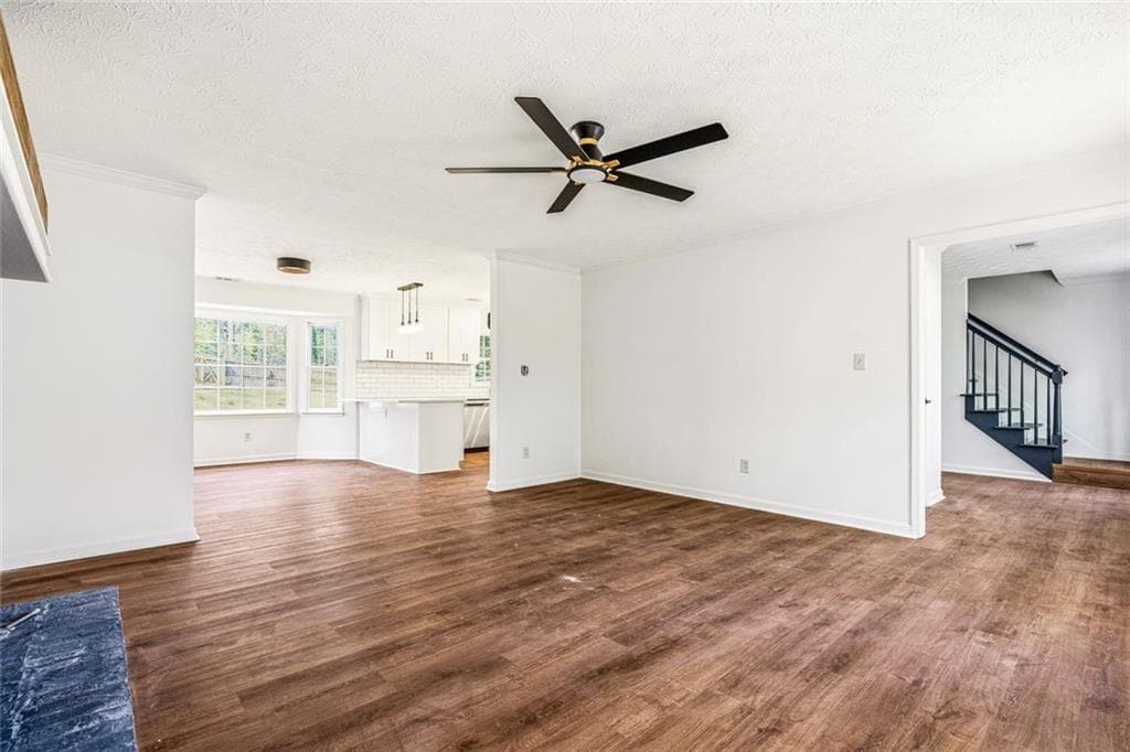 4 bedroom, 3 bathroom, 2,250 sq ft single family residence for sale at 4085 Vicksburg Drive, Lawrenceville, GA 30044 — photo 10
