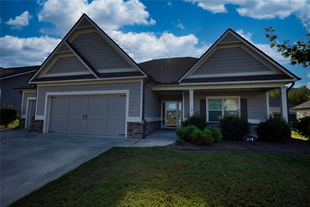 2 bedroom, 2 bathroom, 1,793 sq ft single family residence for sale at 278 Club Drive, Monroe, GA 30655 — photo 1 of 35