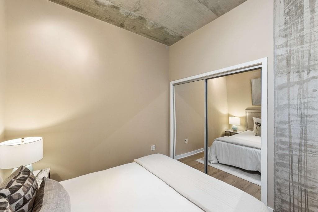 2 bedroom, 1 bathroom, 861 sq ft condominium for sale at 855 Peachtree Street 2410, Atlanta, GA 30308 — photo 6