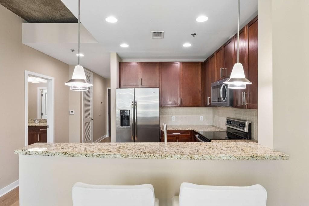 2 bedroom, 1 bathroom, 861 sq ft condominium for sale at 855 Peachtree Street 2410, Atlanta, GA 30308 — photo 9