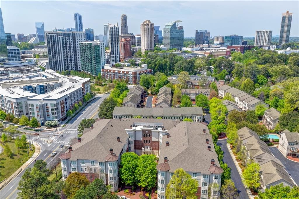 1 bedroom, 2 bathroom, 881 sq ft condominium for sale at 3635 E Paces Circle 1309, Atlanta, GA 30326