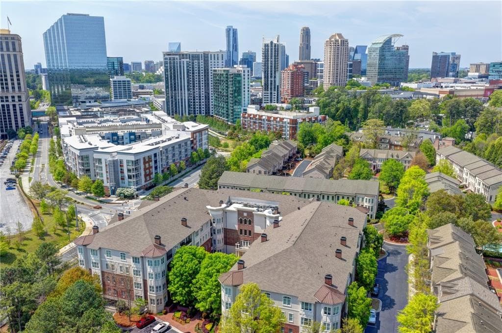 1 bedroom, 2 bathroom, 881 sq ft condominium for sale at 3635 E Paces Circle 1309, Atlanta, GA 30326 — photo 2