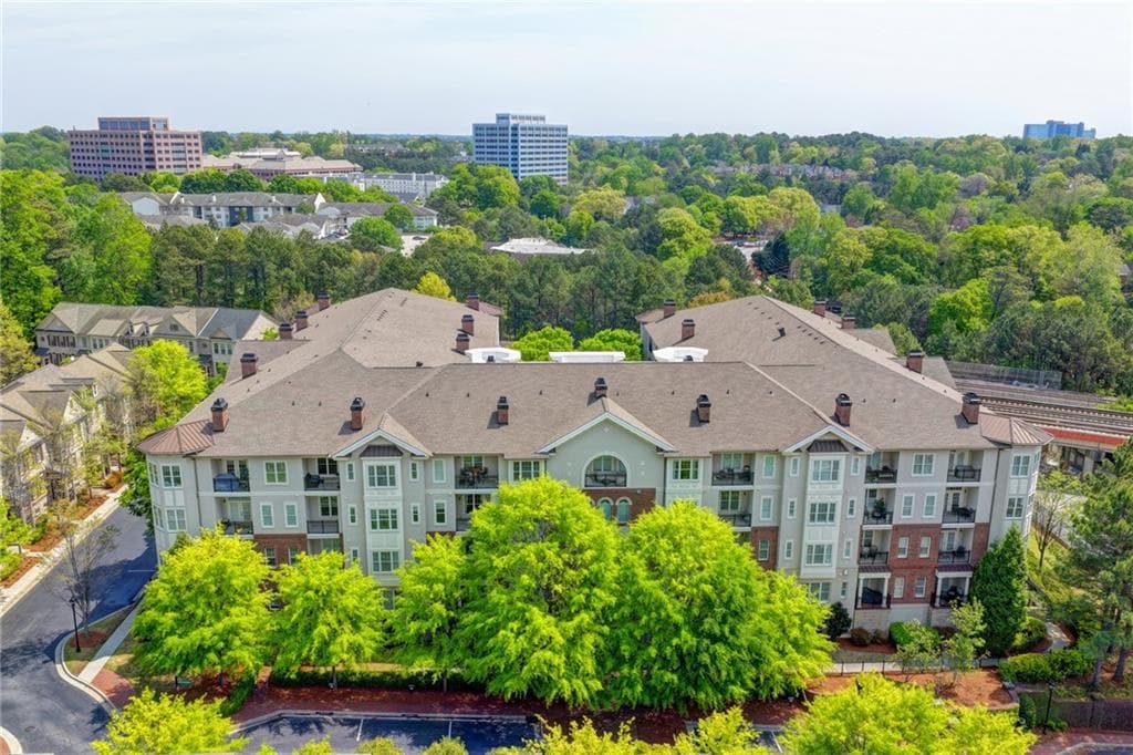 1 bedroom, 2 bathroom, 881 sq ft condominium for sale at 3635 E Paces Circle 1309, Atlanta, GA 30326 — photo 3
