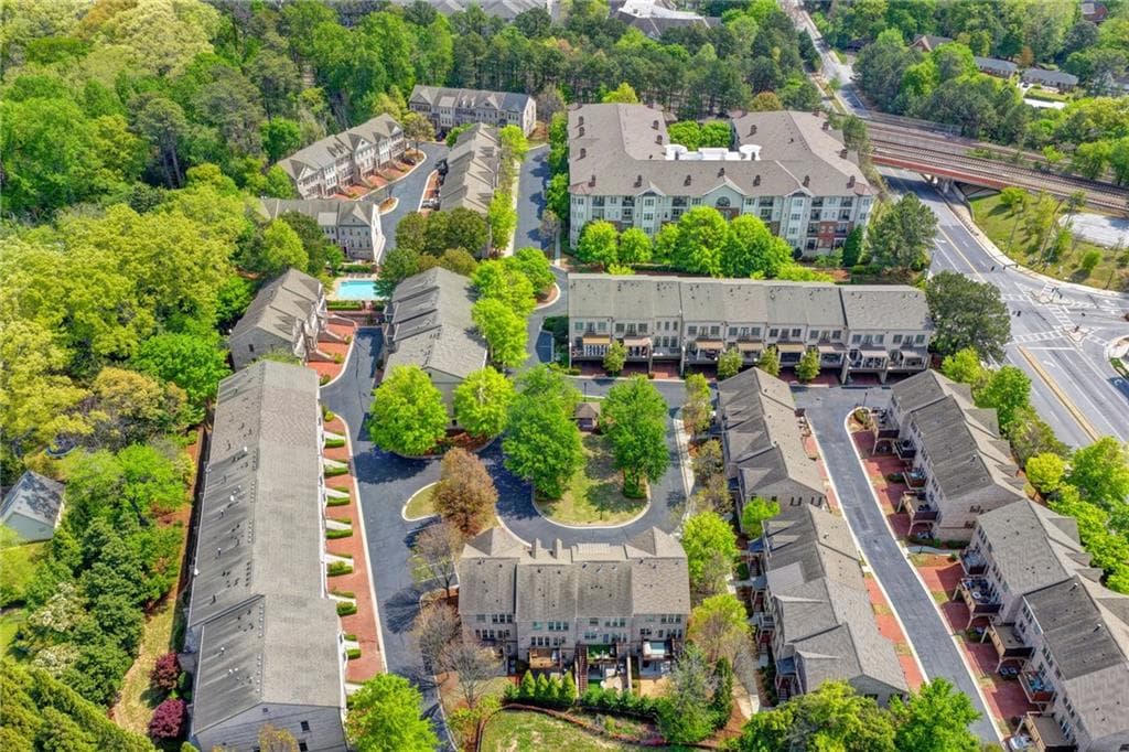 1 bedroom, 2 bathroom, 881 sq ft condominium for sale at 3635 E Paces Circle 1309, Atlanta, GA 30326 — photo 6