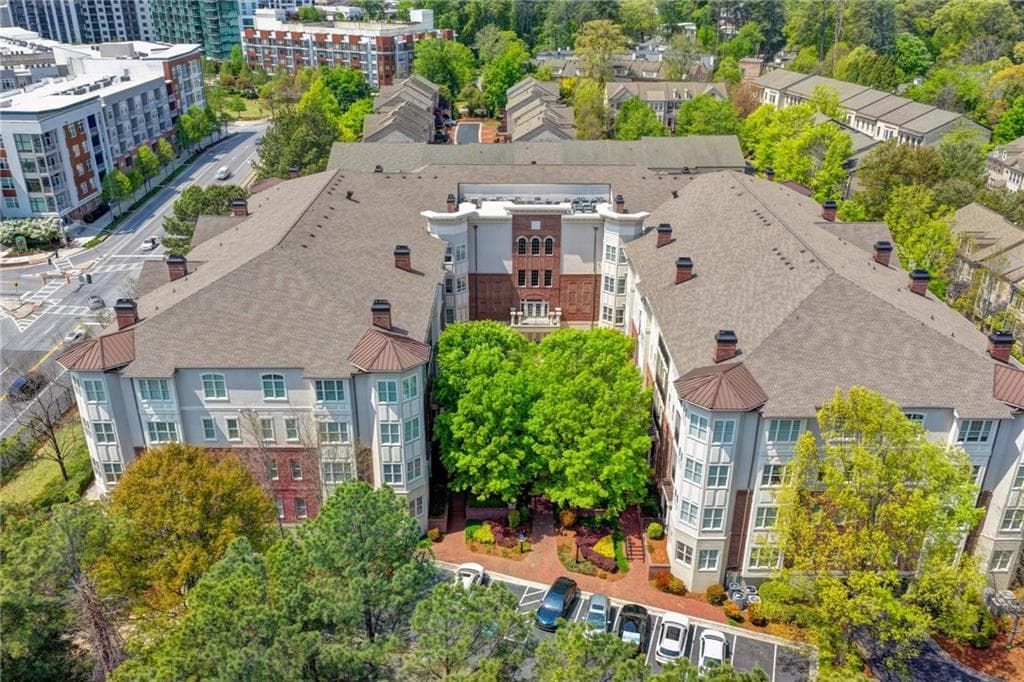 1 bedroom, 2 bathroom, 881 sq ft condominium for sale at 3635 E Paces Circle 1309, Atlanta, GA 30326 — photo 8