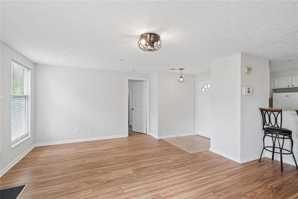 2 bedroom, 2 bathroom, 1,064 sq ft condominium for sale at 1465 Keys Crossing Drive, Brookhaven, GA 30319 — photo 4