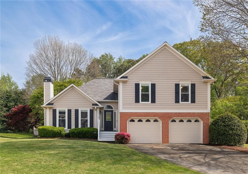 4 bedroom, 2 bathroom, 2,238 sq ft single family residence sold at 2114 Glenellen Drive, Kennesaw, GA 30152