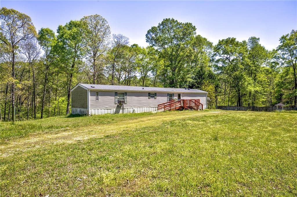 3 bedroom, 2 bathroom, 1,216 sq ft single family residence for rent at 4201 Dunagan Road, Gillsville, GA 30543 for $1,400 a month — photo 3