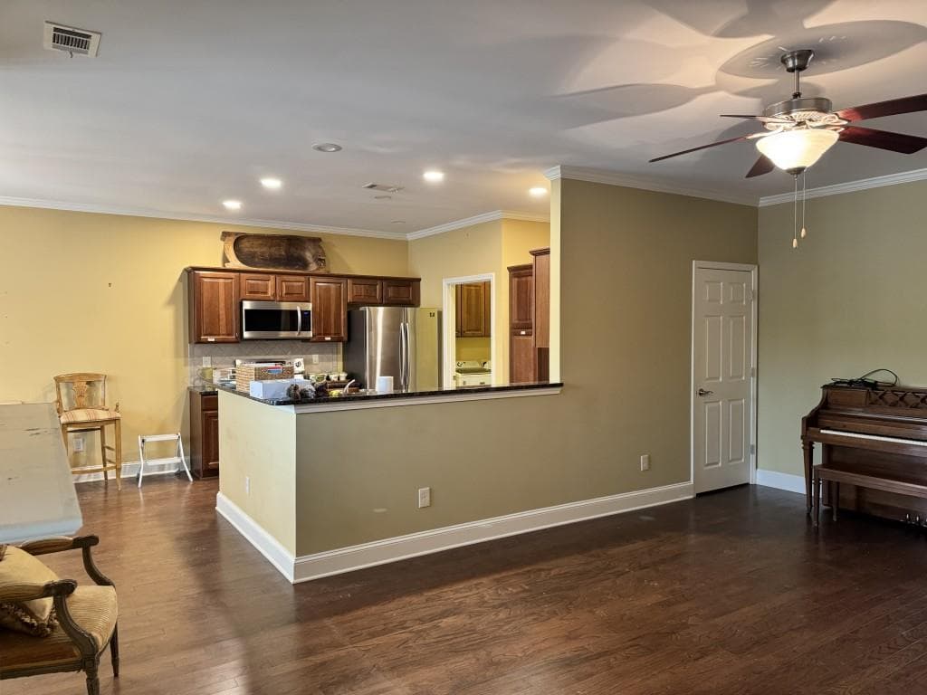3 bedroom, 3 bathroom, 2,434 sq ft condominium under contract at 569 Sawnee Corners Drive, Cumming, GA 30040 — photo 8