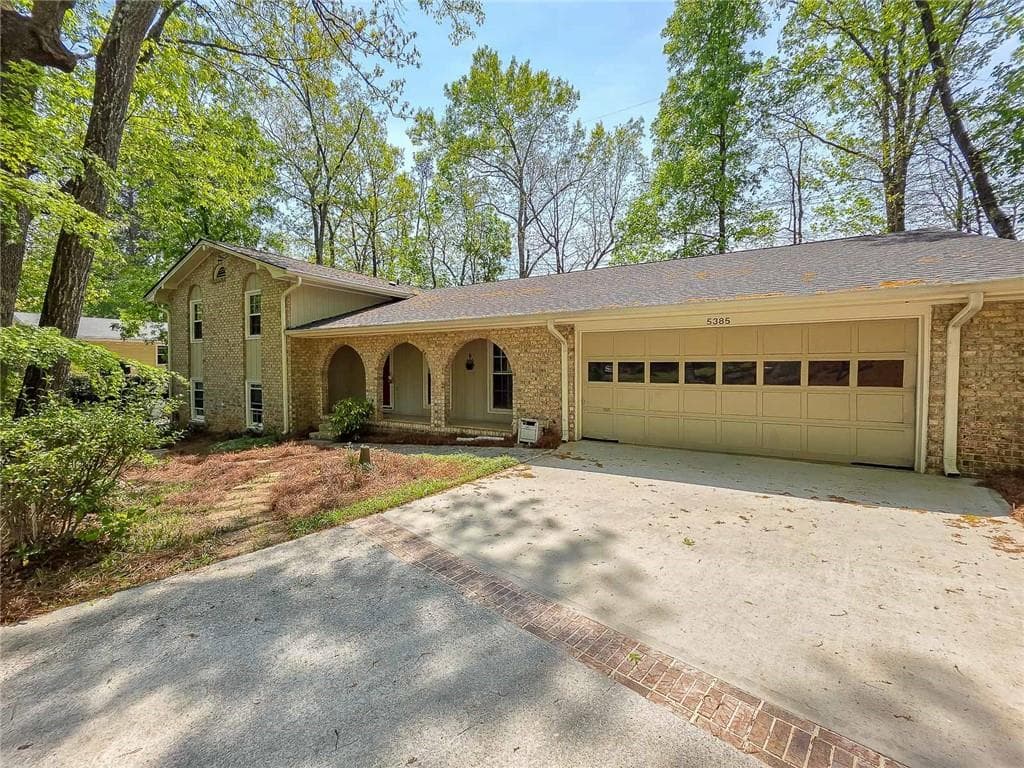 5 bedroom, 3 bathroom, 2,949 sq ft single family residence sold at 5385 Seaton Way, Dunwoody, GA 30338